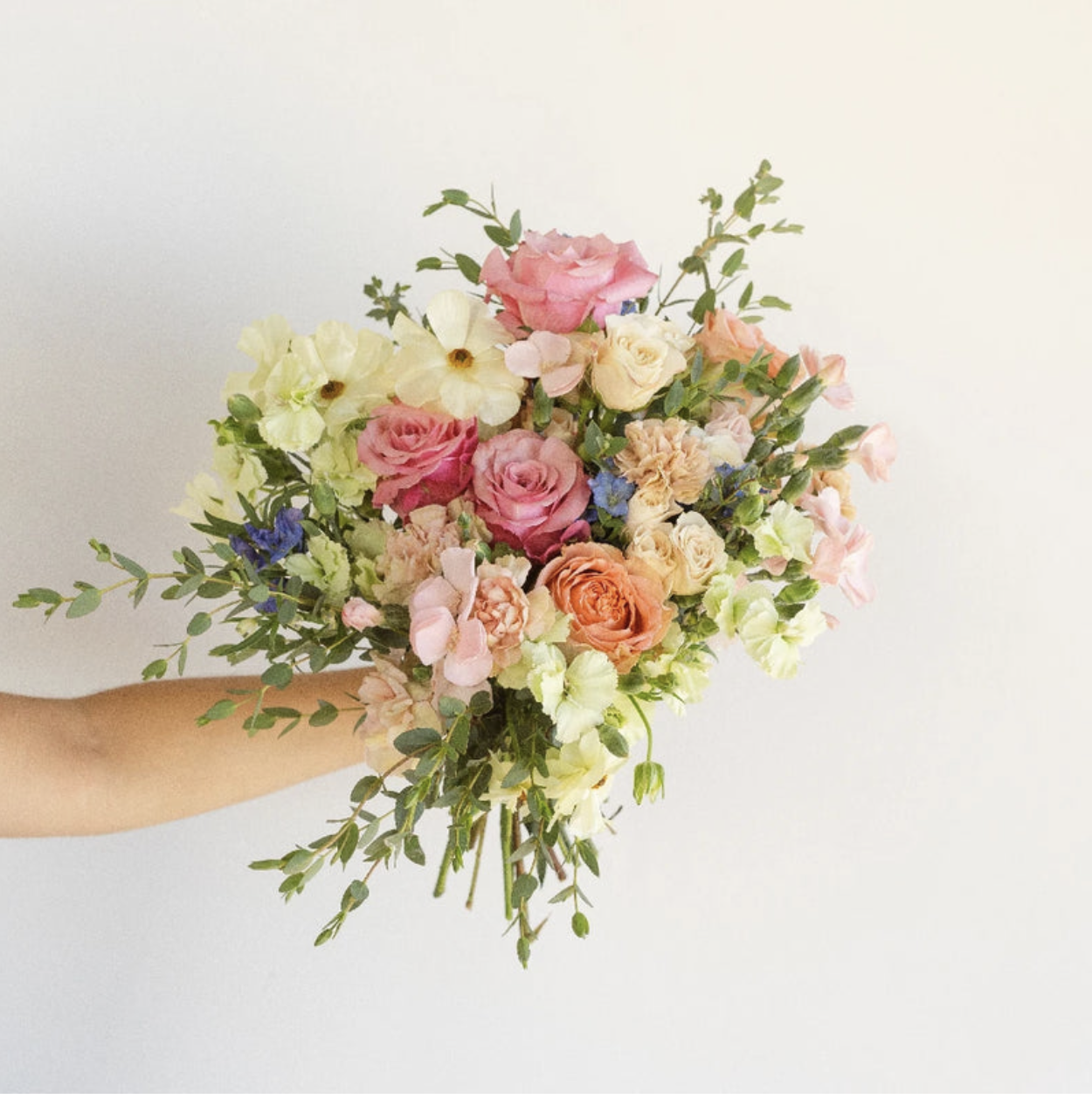 Impressive Daydream Flower Centerpiece